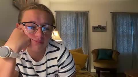 renimoonxo online show from 07-17-26, 10:33