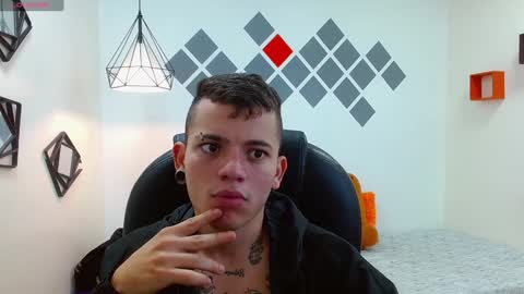 Snapshot of rennesanti chatting on 12-29-24, 04:48 R E N E online show from 12-29-24, 04:48