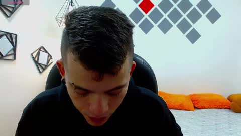 Snapshot of rennesanti chatting on 12-30-24, 04:09 R E N E online show from 12-30-24, 04:09