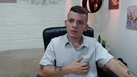 Snapshot of rennesanti chatting on 01-05-25, 03:11 R E N E online show from 01-05-25, 03:11