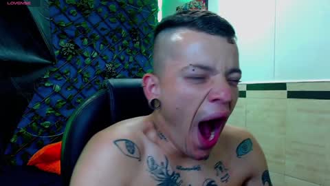 Snapshot of rennesanti chatting on 01-12-25, 09:30 R E N E online show from 01-12-25, 09:30