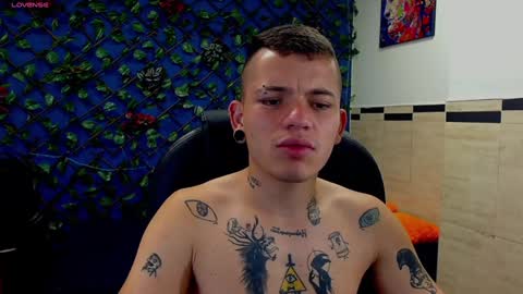 Snapshot of rennesanti chatting on 01-14-25, 03:43 R E N E online show from 01-14-25, 03:43