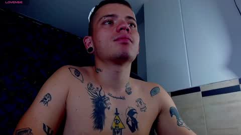 Snapshot of rennesanti chatting on 01-14-25, 11:10 R E N E online show from 01-14-25, 11:10