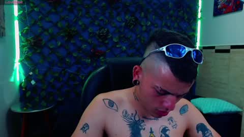 Snapshot of rennesanti chatting on 01-19-25, 01:44 R E N E online show from 01-19-25, 01:44