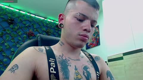 Snapshot of rennesanti chatting on 01-21-25, 12:18 R E N E online show from 01-21-25, 12:18