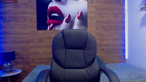 Snapshot of rennesanti chatting on 01-22-25, 08:28 R E N E online show from 01-22-25, 08:28