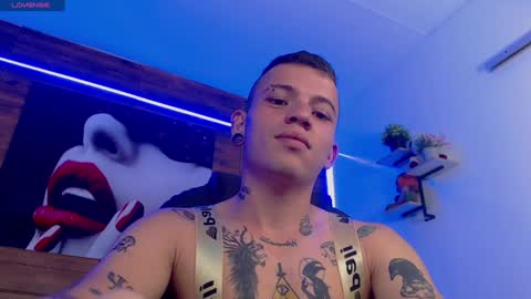 Snapshot of rennesanti chatting on 01-22-25, 11:32 R E N E online show from 01-22-25, 11:32