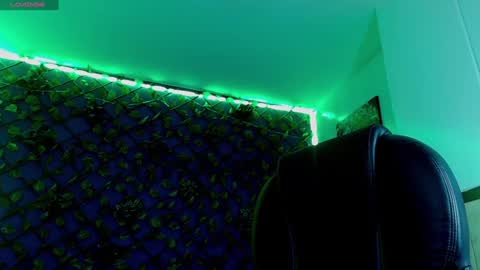 Snapshot of rennesanti chatting on 01-23-25, 08:36 R E N E online show from 01-23-25, 08:36