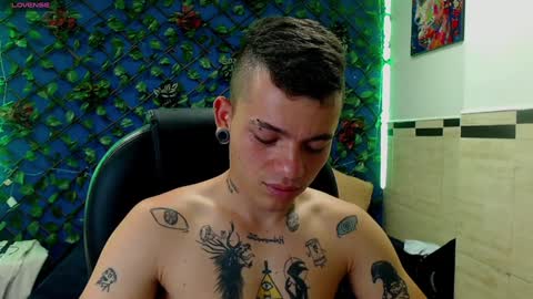 Snapshot of rennesanti chatting on 01-27-25, 07:14 R E N E online show from 01-27-25, 07:14