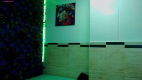 Snapshot of rennesanti chatting on 02-12-25, 07:34 R E N E online show from 02-12-25, 07:34