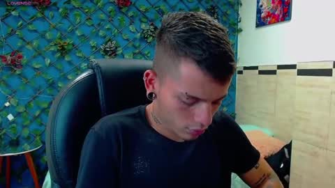 Snapshot of rennesanti chatting on 02-20-25, 04:50 R E N E online show from 02-20-25, 04:50