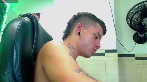 Snapshot of rennesanti chatting on 02-20-25, 11:09 R E N E online show from 02-20-25, 11:09