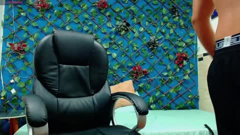 Snapshot of rennesanti chatting on 02-23-25, 05:56 R E N E online show from 02-23-25, 05:56