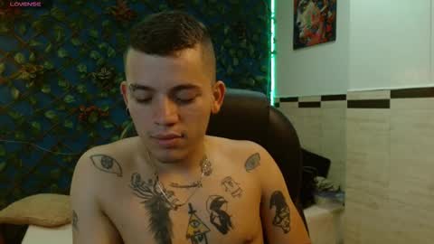 Snapshot of rennesanti chatting on 09-09-25, 03:17 R E N E online show from 09-09-25, 03:17