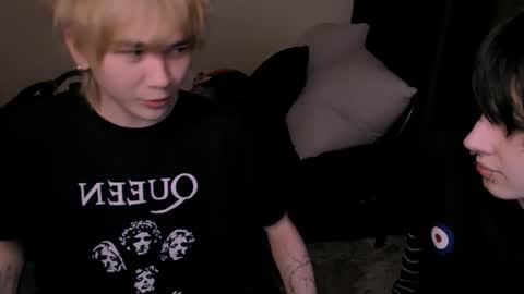 Snapshot of rennuts chatting on 02-03-26, 02:53 rennuts online show from 02-03-26, 02:53