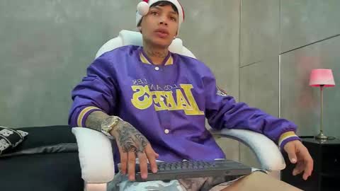 Snapshot of renzo_dogan chatting on 12-05-25, 03:26 Ren online show from 12-05-25, 03:26