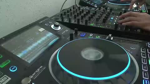 Snapshot of reticuli chatting on 12-12-24, 06:42 GearPorn online show from 12-12-24, 06:42