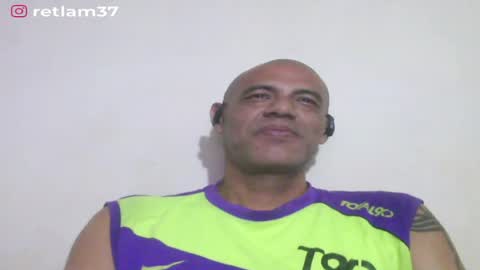 Snapshot of retlam37 chatting on 04-25-26, 07:11 Walter online show from 04-25-26, 07:11
