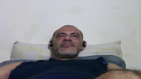Snapshot of retlam37 chatting on 05-14-26, 05:03 Walter online show from 05-14-26, 05:03