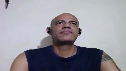 Snapshot of retlam37 chatting on 05-16-26, 05:04 Walter online show from 05-16-26, 05:04