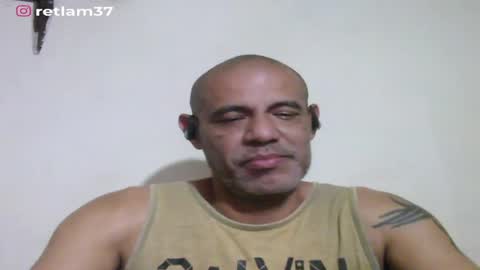 Snapshot of retlam37 chatting on 05-19-26, 04:19 Walter online show from 05-19-26, 04:19