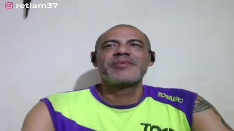 Snapshot of retlam37 chatting on 05-21-26, 05:03 Walter online show from 05-21-26, 05:03