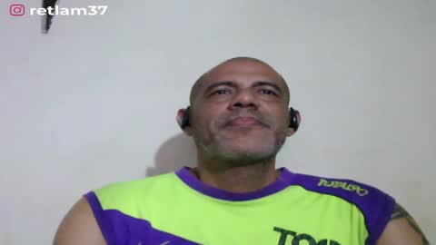 Snapshot of retlam37 chatting on 05-27-26, 05:04 Walter online show from 05-27-26, 05:04