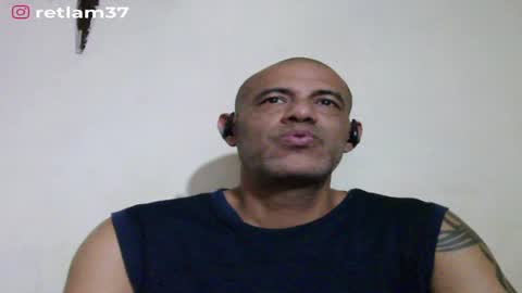 Snapshot of retlam37 chatting on 05-31-26, 05:04 Walter online show from 05-31-26, 05:04