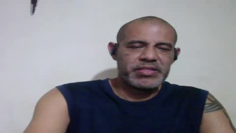 Snapshot of retlam37 chatting on 06-04-26, 04:29 Walter online show from 06-04-26, 04:29