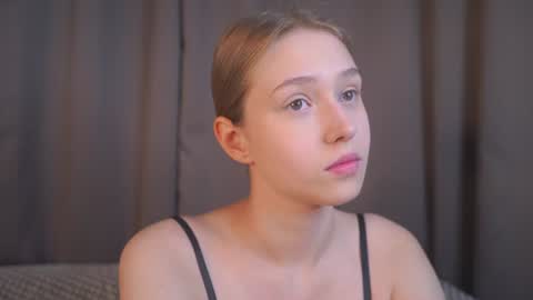 Snapshot of revamcallister chatting on 07-05-26, 04:19 revamcallister online show from 07-05-26, 04:19
