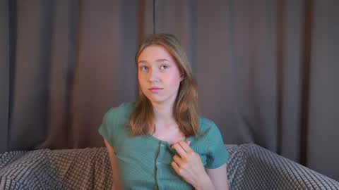 Snapshot of revamcallister chatting on 07-17-26, 04:30 revamcallister online show from 07-17-26, 04:30