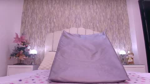 Snapshot of reven_lilith chatting on 12-17-25, 03:01 REVEN online show from 12-17-25, 03:01