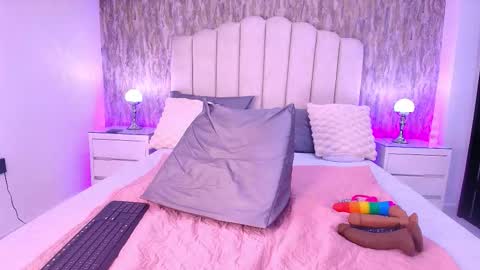 Snapshot of reven_lilith chatting on 01-15-26, 03:11 REVEN online show from 01-15-26, 03:11