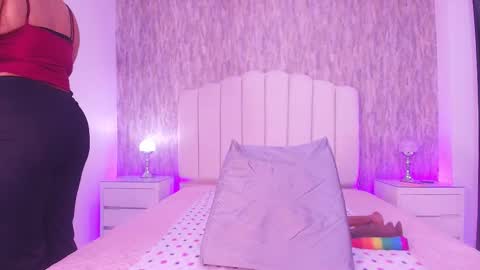 Snapshot of reven_lilith chatting on 02-19-26, 03:02 REVEN online show from 02-19-26, 03:02