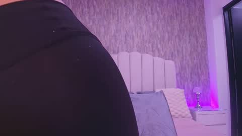 Snapshot of reven_lilith chatting on 02-24-26, 03:04 REVEN online show from 02-24-26, 03:04