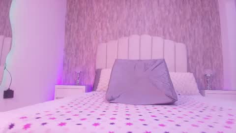 Snapshot of reven_lilith chatting on 02-27-26, 03:06 REVEN online show from 02-27-26, 03:06