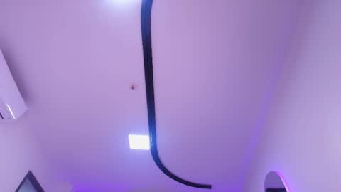 Snapshot of reven_lilith chatting on 05-16-26, 10:36 REVEN online show from 05-16-26, 10:36