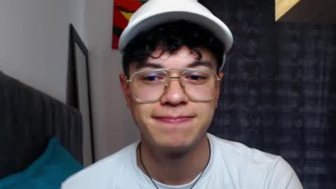 Snapshot of rexbunnybody chatting on 05-16-26, 04:17 Rex online show from 05-16-26, 04:17