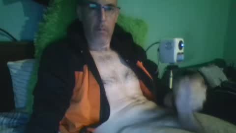 reyes_albert2006 online show from 11-10-25, 01:15