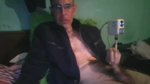 Snapshot of reyes_albert2006 chatting on 02-22-26, 10:14 reyes_albert2006 online show from 02-22-26, 10:14