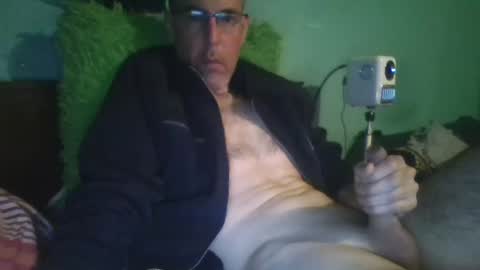 Snapshot of reyes_albert2006 chatting on 02-22-26, 10:19 reyes_albert2006 online show from 02-22-26, 10:19