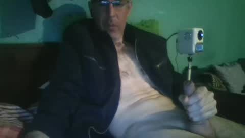 Snapshot of reyes_albert2006 chatting on 03-01-26, 02:52 reyes_albert2006 online show from 03-01-26, 02:52