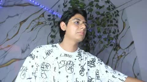 Snapshot of reylatino24 chatting on 06-06-26, 05:39 reylatino24 online show from 06-06-26, 05:39