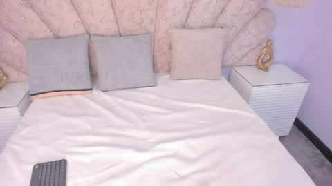 Reze  online show from 04-21-26, 06:44