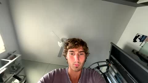 Snapshot of rg1798 chatting on 12-29-24, 08:48 rg1798 online show from 12-29-24, 08:48