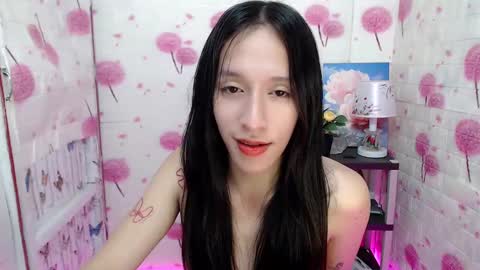 Snapshot of rhian20 chatting on 01-14-25, 01:47 HI GUYS IM RHIAN PLEASE GIVE ME THUMBS UP online show from 01-14-25, 01:47