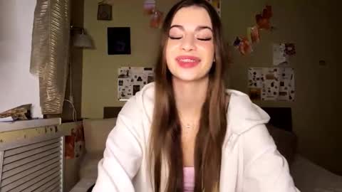 Snapshot of rhiannonmuccigrosso chatting on 11-06-25, 02:51 Anna online show from 11-06-25, 02:51