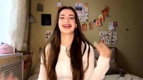 Snapshot of rhiannonmuccigrosso chatting on 11-22-25, 09:08 Anna online show from 11-22-25, 09:08