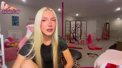 ria  online show from 11-28-25, 04:15