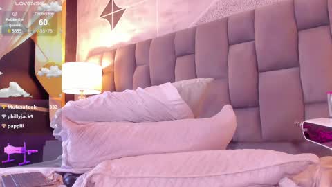 Snapshot of rianamanson chatting on 02-19-25, 11:38 Riana online show from 02-19-25, 11:38